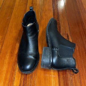 Sperry black leather ankle booties